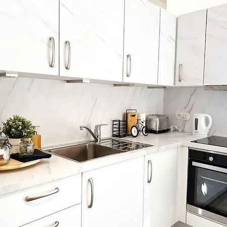 Clementine Apartment *