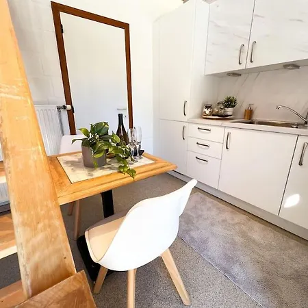 Clementine アパート *